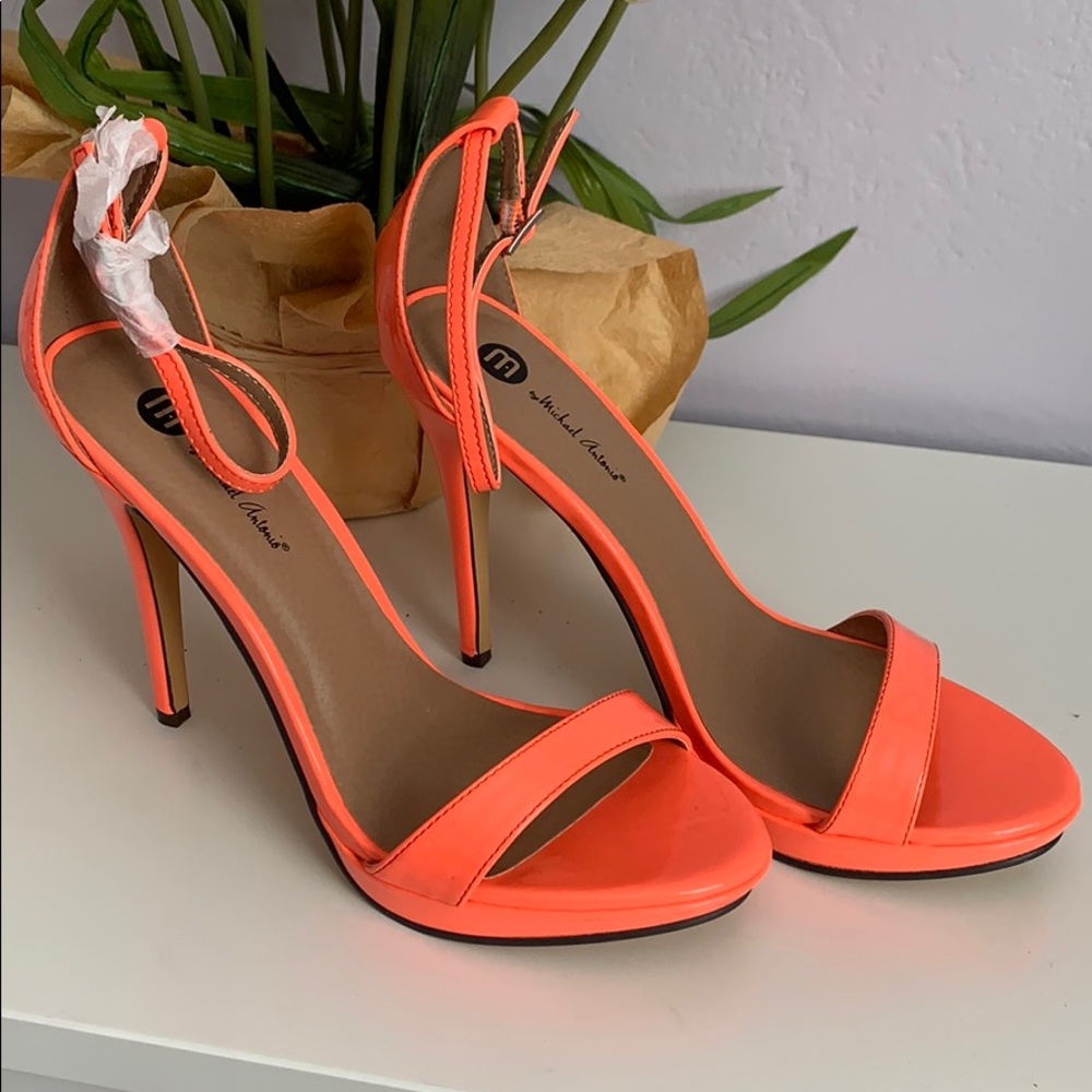 Michael Antonio Thin Heels